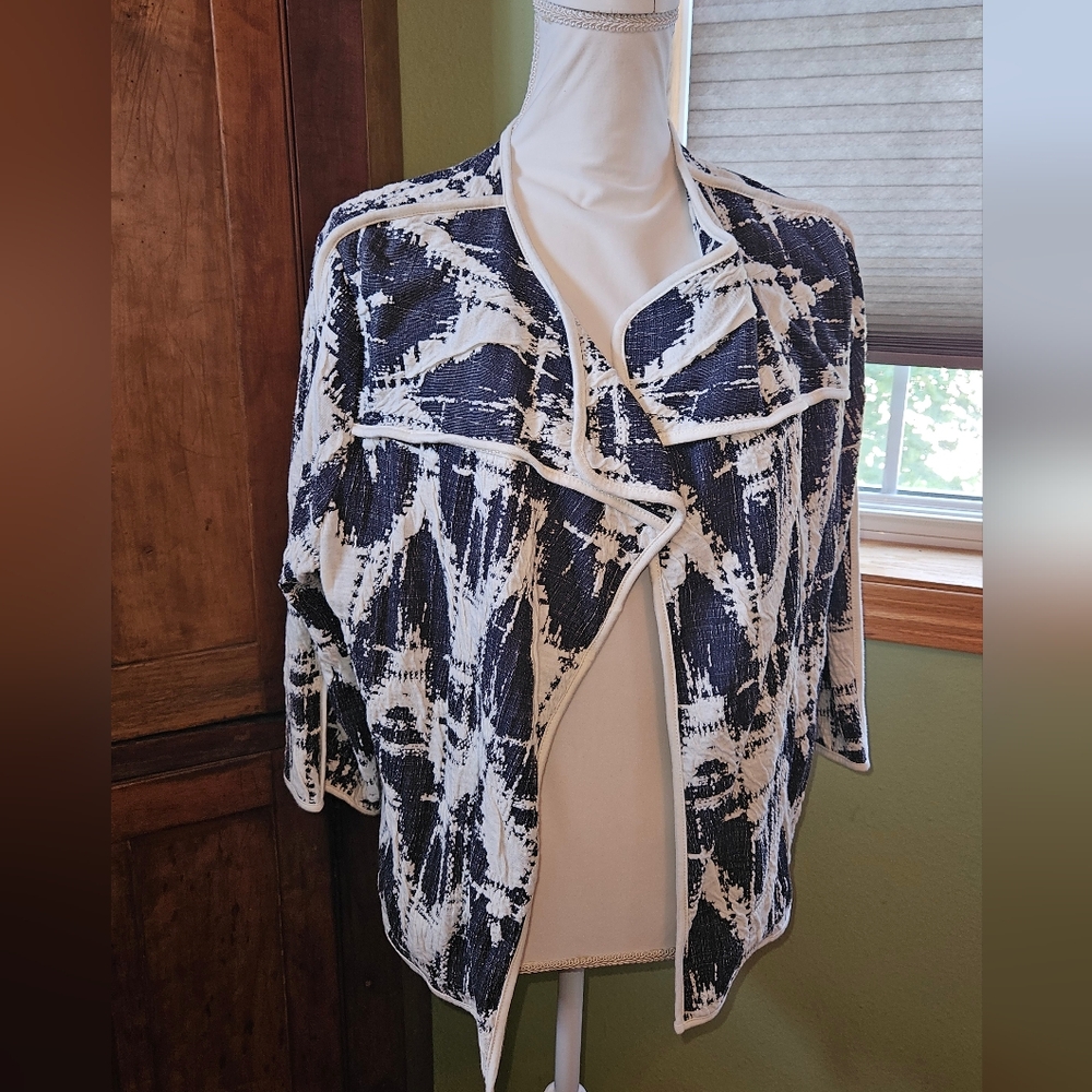 IC By Connie K Navy Blue and White Cardigan. XL.